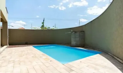 Sobrado à venda, 210 m², 3 quartos, 6 banheiros, 3 suítes