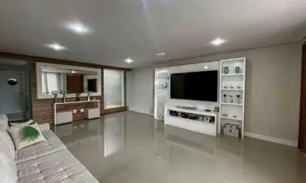 Sobrado à venda, 250 m², 3 quartos, 5 banheiros, 3 suítes