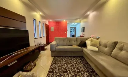 Sobrado à venda, 199 m², 4 quartos, 5 banheiros, 2 suítes