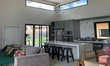 Casa à venda, 177 m², 6 quartos, 5 banheiros, 2 suítes