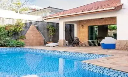 Sobrado à venda, 307 m², 4 quartos, 4 banheiros, 2 suítes