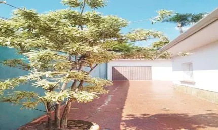 Casa à venda, 217 m², 4 quartos, 3 banheiros, 1 suíte