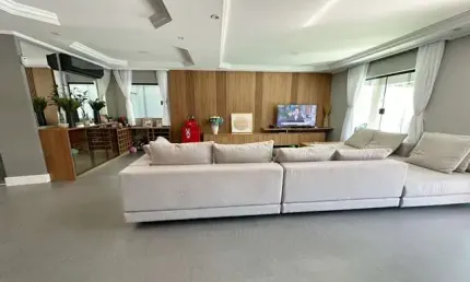 Sobrado à venda, 340 m², 4 quartos, 5 banheiros, 3 suítes