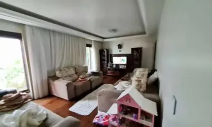 Sobrado à venda, 540 m², 4 quartos, 5 banheiros, 2 suítes