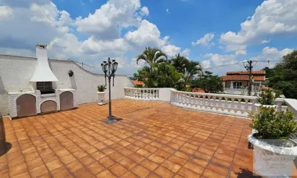Casa em São Caetano com excelente localização 4 vagas e amplo espaço