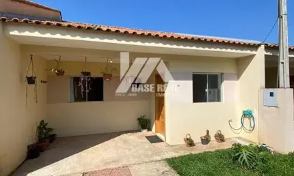 Casa térrea - 03 quartos sendo uma suíte - com edícula