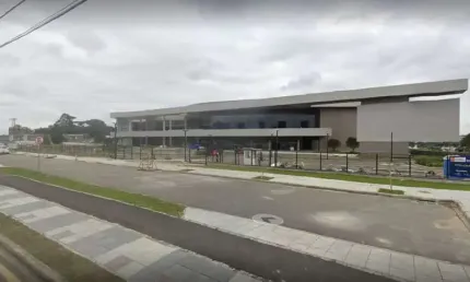 Sala comercial para alugar na Avenida Comendador Franco, 700, Uberaba, Curitiba