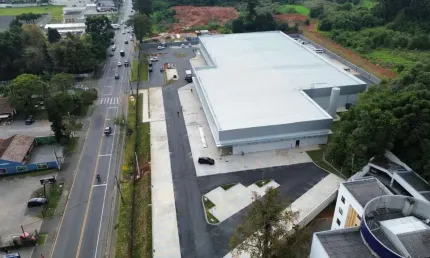 Sala comercial para alugar na Rua Waldemar Loureiro Campos, 3531, Xaxim, Curitiba