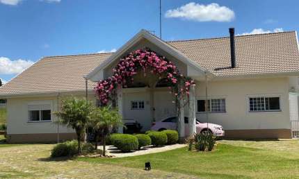 Casa para Venda em Curitiba, Riviera, 4 dormitórios, 2 suítes, 6 banheiros, 2 vagas