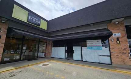 Sala comercial para alugar na Rua Capitão Leônidas Marques, 268, Uberaba, Curitiba