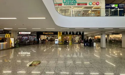 Sala comercial para alugar na Avenida Bom Jesus, 277, Bom Jesus, Campo Largo