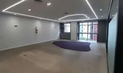 Laje corporativa para locação em curitiba, água verde, 6 banheiros, 10 vagas