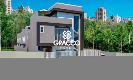 Sobrado Triplex 120m² com 3 Dormitórios, 1 vaga à venda no Portão