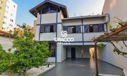 Casa Residencial Triplex com 316m², 3 Quartos e 5 Vagas no Vila Izabel