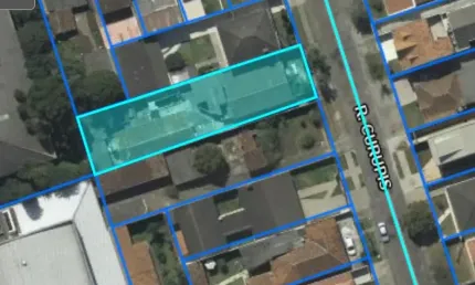 Terreno com 588m ZR3 12x49m à venda no Portão - Curitiba