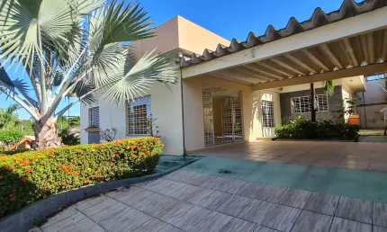 Casa Espaçosa, no Parque 10 Terreno de 600m², 4 quartos apenas 750mil