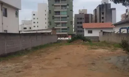 Terreno à venda na Avenida Trajano Lino Gonçalves, 500, Centro, Guarapari por R$ 650.000