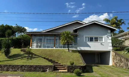 SERRA DA ESTRELA - Casa à venda com 3 quartos e área de lazer no condomínio Serra da Estrela