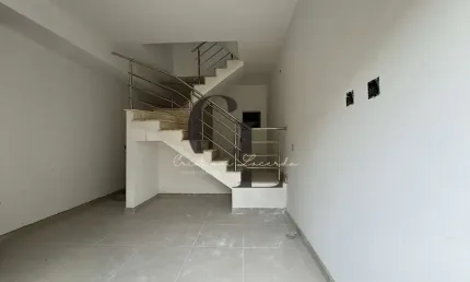 Sobrado novo à venda com 3 suítes e 2 vagas em Santa Teresinha