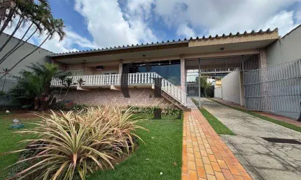 Casa térrea à venda com 5 dormitórios e 10 vagas no Alvinópolis, em Atibaia