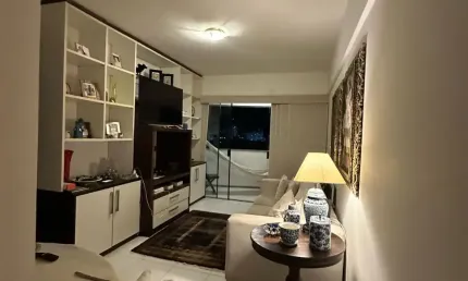 Conforto e praticidade definem este apartamento de 80m2, no desejado bairro alto do parque -itaigara. com uma vista livre deslumbrante e acesso imediato a tudo o que você precisa, este imóvel é perfei
