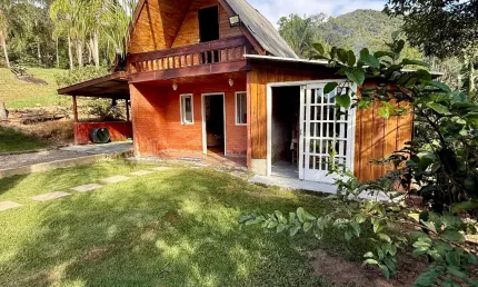 Chalé em Tijucas com ótima localização no bairro Timbé