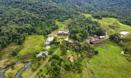 Fazenda à 16km da br-101 em tijucas-sc com grande potencial de pousada/retiros 84 hectares