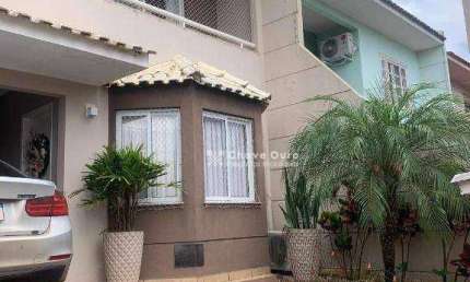 Sobrado com 3 dormitórios à venda, 152 m² por R$ 820.000,00 - Country - Cascavel/PR