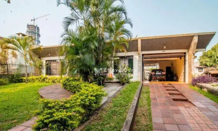 Casa com 5 dormitórios à venda, 770 m² por R$ 2.150.000 - Vila Tolentino - Cascavel/PR