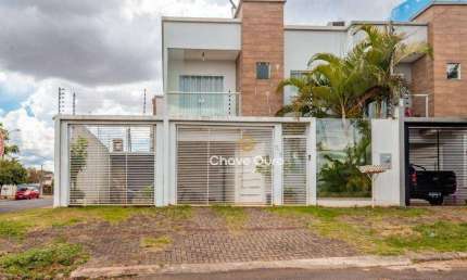 Sobrado à venda, 132 m² por R$ 720.000,00 - Centro - Cascavel/PR