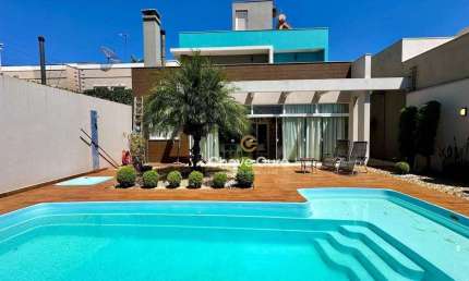 Sobrado à venda, 245 m² por R$ 1.650.000,00 - Jardim Gisela - Toledo/PR