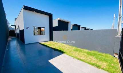 Casa a venda com passagem lateral e sobra de terreno