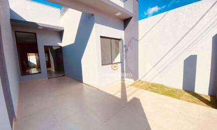 casa com 01 suite e 01 quarto , churrasqueira e sobra de terreno