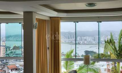 Casa com 3 quartos à venda na Rua Aldo Luz, 236, Itaguaçu, Florianópolis por R$ 2.200.000