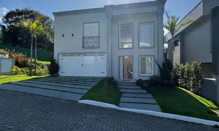 Casa em condomínio fechado - Mobiliada com Piscina e 3 Suítes a 5 Minutos da Praia Brava – Itajaí/SC