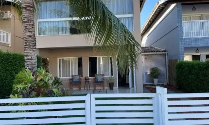 Casa com 3 suítes,  piscina privativa em cond. c/ Infraestrutura - Stella Maris