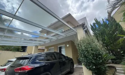 Casa para Venda em Pelotas, Centro, 4 dormitórios, 1 suíte, 3 banheiros, 2 vagas