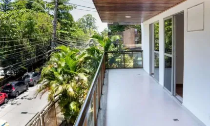 Quadra da praia 130m² com 3 quartos, todo reformado na Barra da Tijuca - Rio de Janeiro - RJ