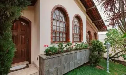 Casa com 4 quartos à venda na Rua Desembargador Penna, Belvedere, Belo Horizonte, 350 m2 por R$ 2.300.000