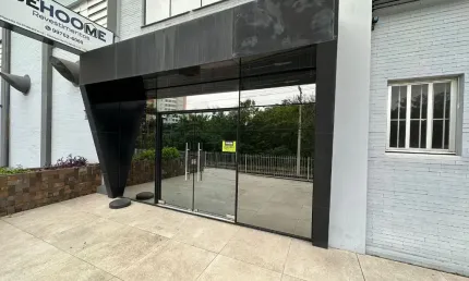 Alugo Ampla Sala Comercial, Bairro Garcia - Blumenau
