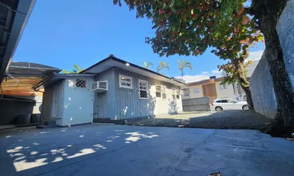 Casa Ampla (Mista) com 04 Dormitórios - Barra Sul, Balneário Camboriú