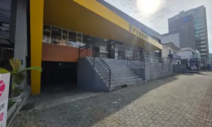 Prédio comercial no centro de blumenau: uma oportunidade única!