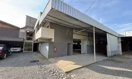 Alugo galpão com 450m², pronto para uso! - no bairro itoupava central