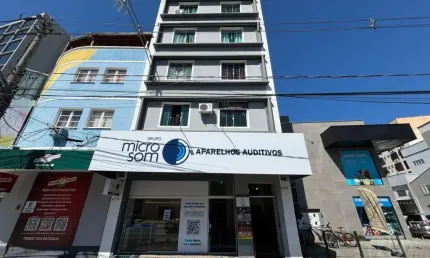 Alugo sala comercial com 20m² de fácil acesso , no centro de blumenau