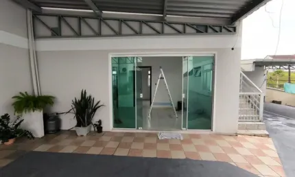 Alugo casa semi mobiliaria com 02 quartos, bairro velha - blumenau