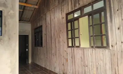 Alugo casa com 2 dormitórios e quintal -  no bairro testo salto