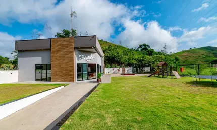 Espaço comercial a venda com terreno de grande porte em juiz de fora mg