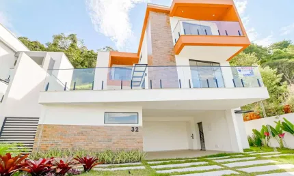 Casa à venda em condomínio fechado com 4 quartos e Piscina no Aeroporto Juiz de Fora -MG