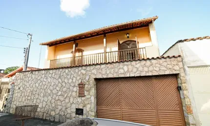 Casa com 5 quartos, área gourmet espetacular com piscina, garagem para até 3 carros, no bairro Carlos Chagas