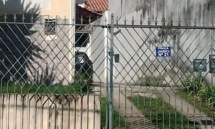 ótimo casa tipo sobrado com RGI próximo a todo comercio e condução